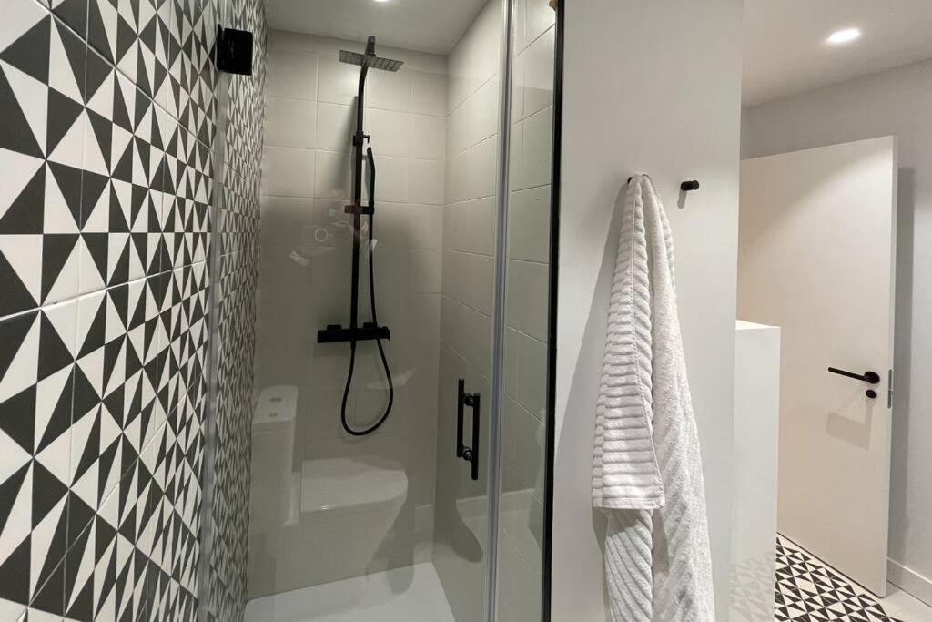 Notel Club - Precioso Loft En El Centro De La Ciudad Santander Exteriör bild